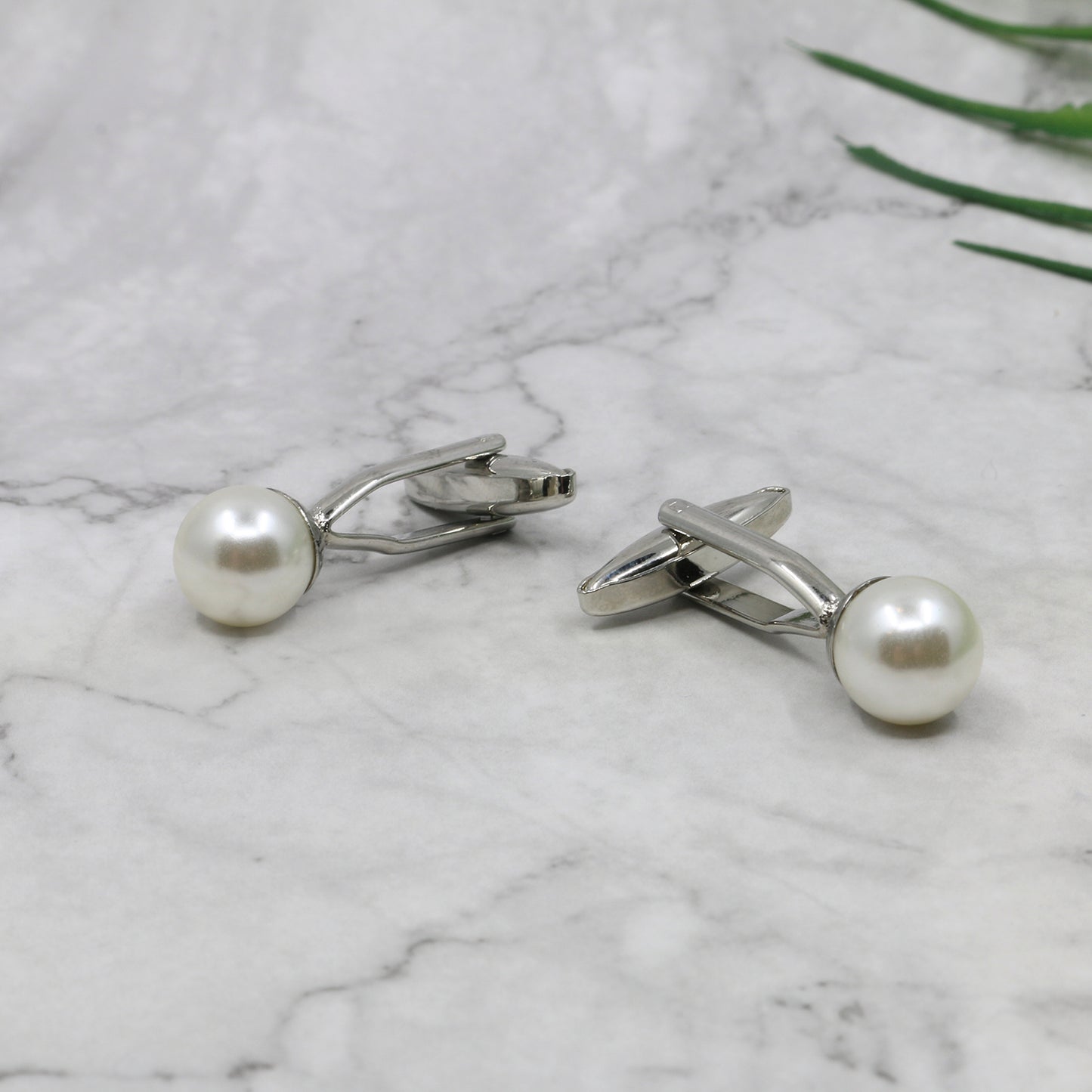 Crystal pearl cufflinks